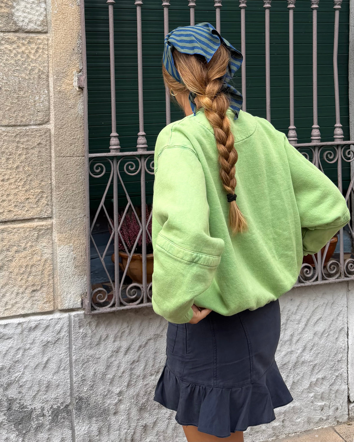 STRAWBERRY - Oversized Washed Sweatshirt