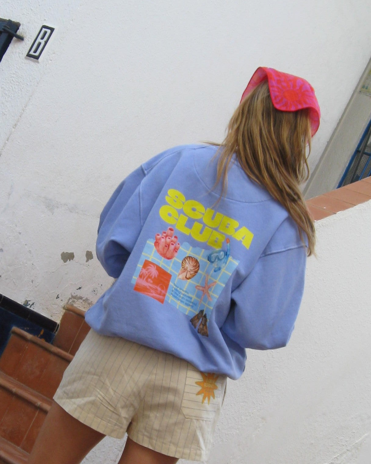 Size M PRE-ORDER – Shipping from 18.06 onwards //// SCUBA CLUB – Oversized Washed Sweatshirt